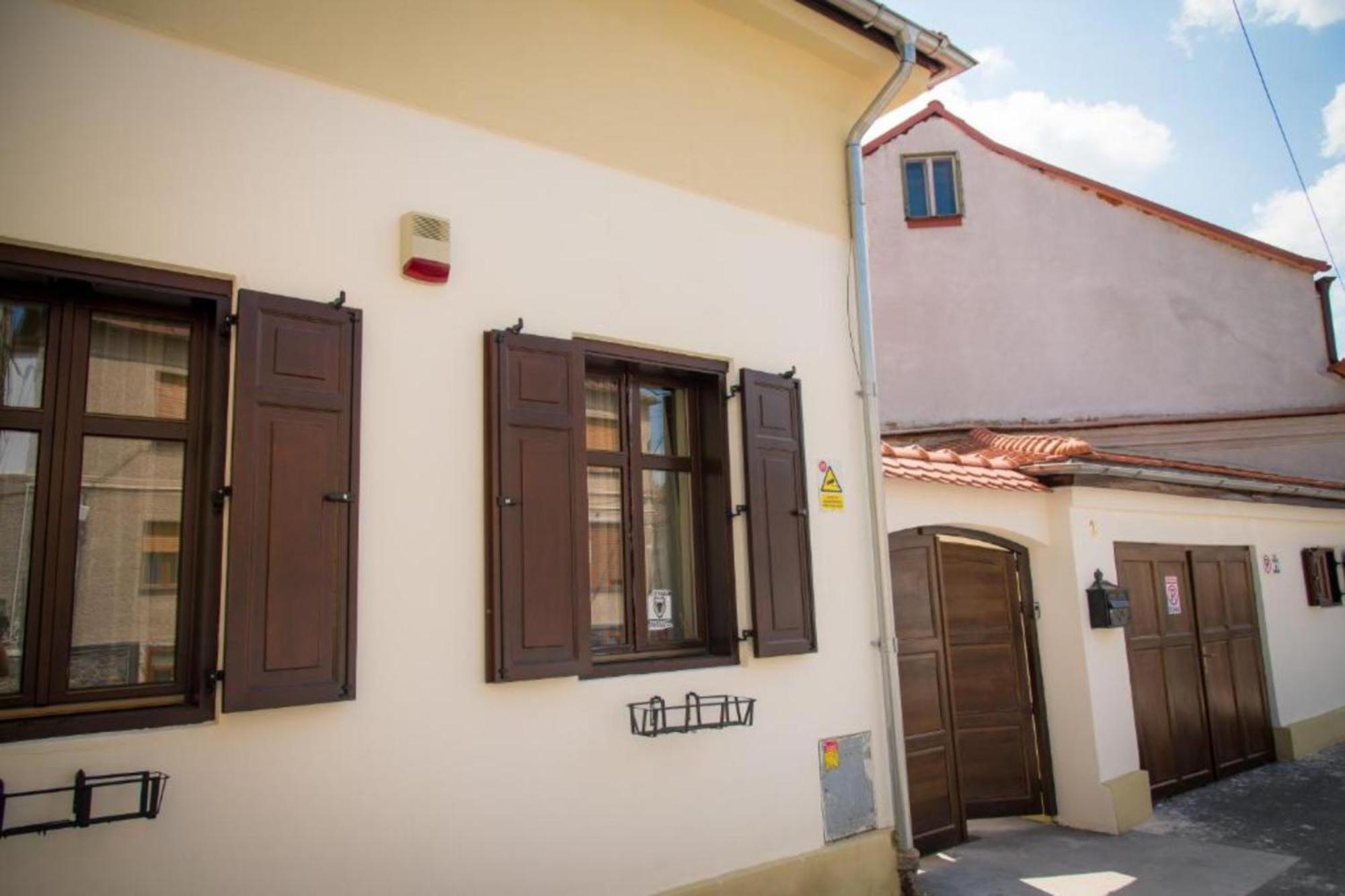Aparthotel Cochet House Sibiu Extérieur photo