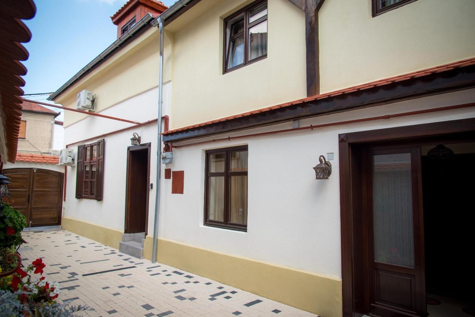 Aparthotel Cochet House Sibiu Extérieur photo